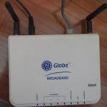 The Aztech DSL605EW router with 54mbps WiFi, 4 100mbps ETH-ports and
                                                 0 USB-ports