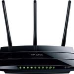 The TP-LINK TL-WDR4300 router with 300mbps WiFi, 4 N/A ETH-ports and
                                                 0 USB-ports