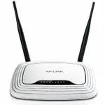 The TP-LINK TL-WR841ND v5.x router with 300mbps WiFi, 4 100mbps ETH-ports and
                                                 0 USB-ports