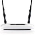 The TP-LINK TL-WR847N router with 300mbps WiFi, 4 100mbps ETH-ports and
                                                 0 USB-ports