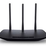 The TP-LINK TL-WR940N v1.x router with 300mbps WiFi, 4 100mbps ETH-ports and
                                                 0 USB-ports
