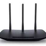 The TP-LINK TL-WR940N v4.x router with 300mbps WiFi, 4 100mbps ETH-ports and
                                                 0 USB-ports