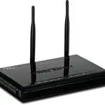 The TRENDnet TEW-639GR V2.0R router with 300mbps WiFi, 4 Gigabit ETH-ports and
                                                 0 USB-ports