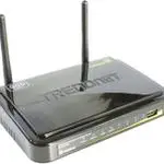 The TRENDnet TEW-652BRU router with 300mbps WiFi, 4 100mbps ETH-ports and
                                                 0 USB-ports
